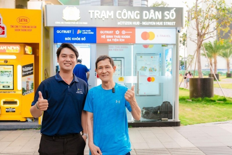 Tiện ích số đến gần hơn với cộng đồng qua Trạm Công dân số đầu tiên ở phố đi bộ Nguyễn Huệ Tiện ích số đến gần hơn với cộng đồng qua Trạm Công dân số đầu tiên ở phố đi bộ Nguyễn Huệ