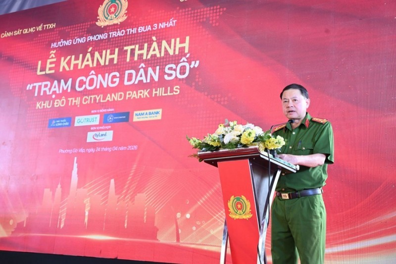 Tiện ích số đến gần hơn với cộng đồng qua Trạm Công dân số đầu tiên ở phố đi bộ Nguyễn Huệ Tiện ích số đến gần hơn với cộng đồng qua Trạm Công dân số đầu tiên ở phố đi bộ Nguyễn Huệ