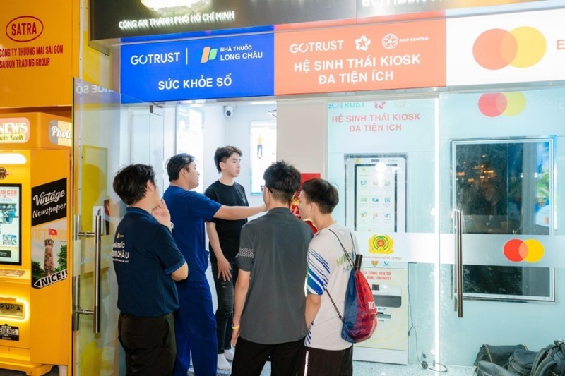 Tiện ích số đến gần hơn với cộng đồng qua Trạm Công dân số đầu tiên ở phố đi bộ Nguyễn Huệ Tiện ích số đến gần hơn với cộng đồng qua Trạm Công dân số đầu tiên ở phố đi bộ Nguyễn Huệ