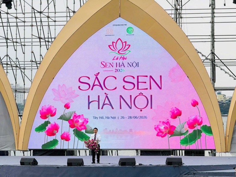 Lễ hội Sen Hà Nội năm 2026 đã được tổ chức thành công, thu hút gần 300.000 lượt khách trong nước và quốc tế đến tham quan, trải nghiệm. (Ảnh: T.L)
