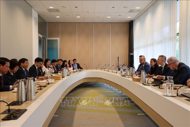 Việt Nam thúc đẩy hợp tác với Hà Lan về tài chính, chứng khoán