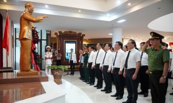 ឯកសារជាង ២៥០ បង្ហាញឡើងវិញនូវបណ្តាព្រឹត្តិការណ៍ជាប្រវត្តិសាស្ត្រឆ្នាំ ១៩៤៦ ផ្សារភ្ជាប់ជាមួយលោកប្រធាន Ho Chi Minh