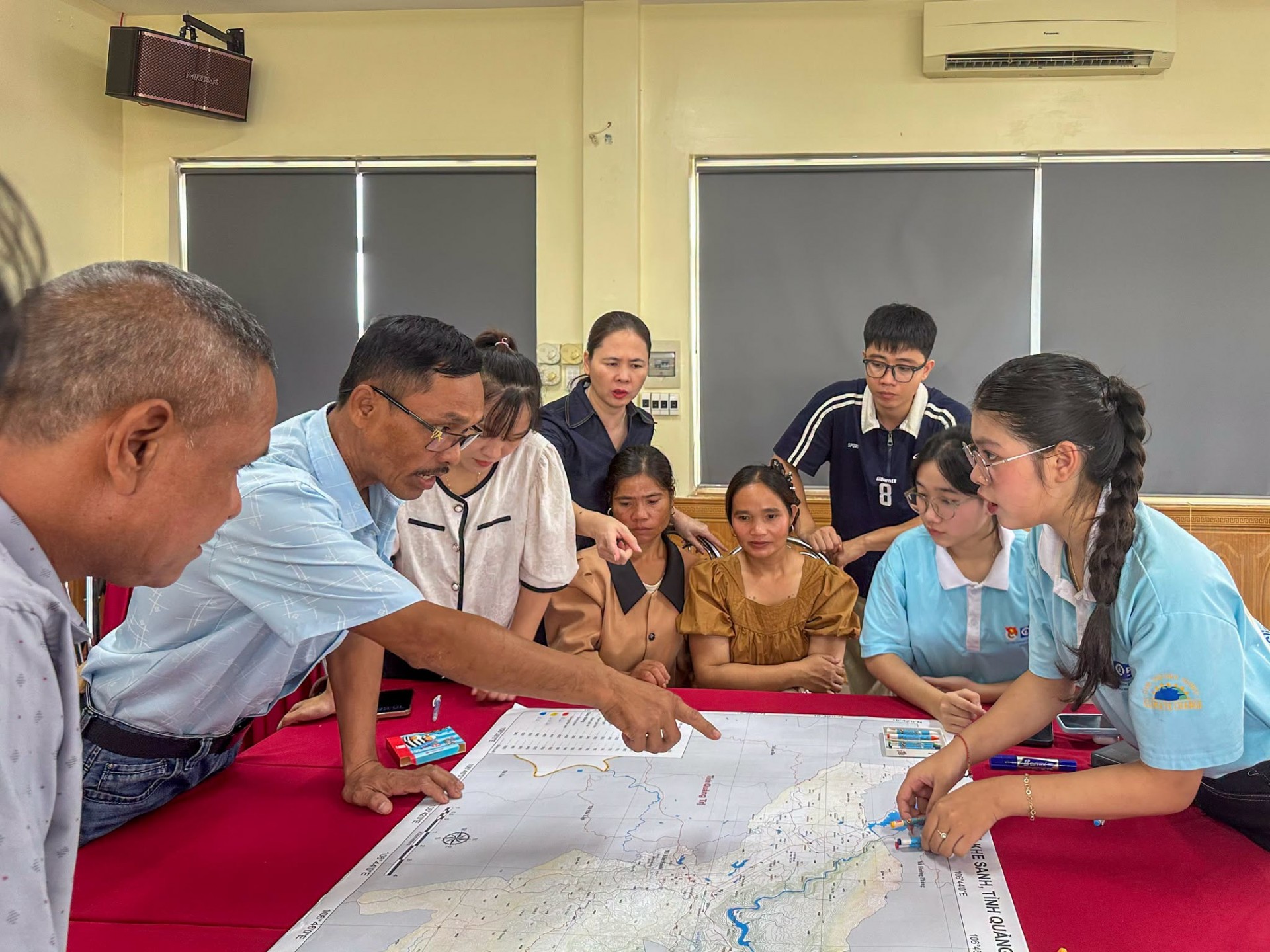 Young people in Khe Sanh have participated in training, community consultations and field surveys to support efforts to identify flash flood and landslide risks in their communities.