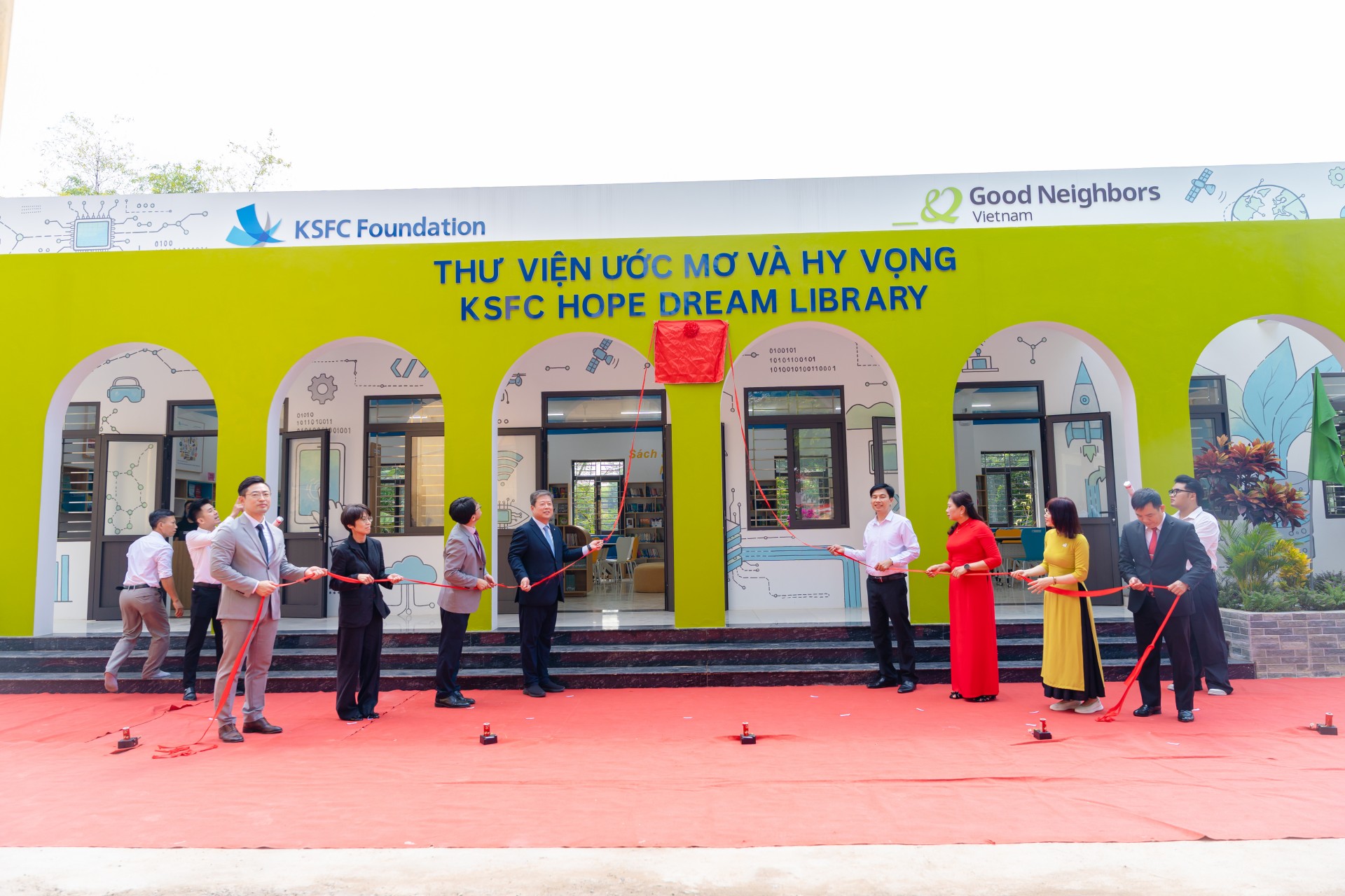 Tuyen Quang: New Space for Reading, Experiential Learning and Career Guidance for Kim Xuyen Students