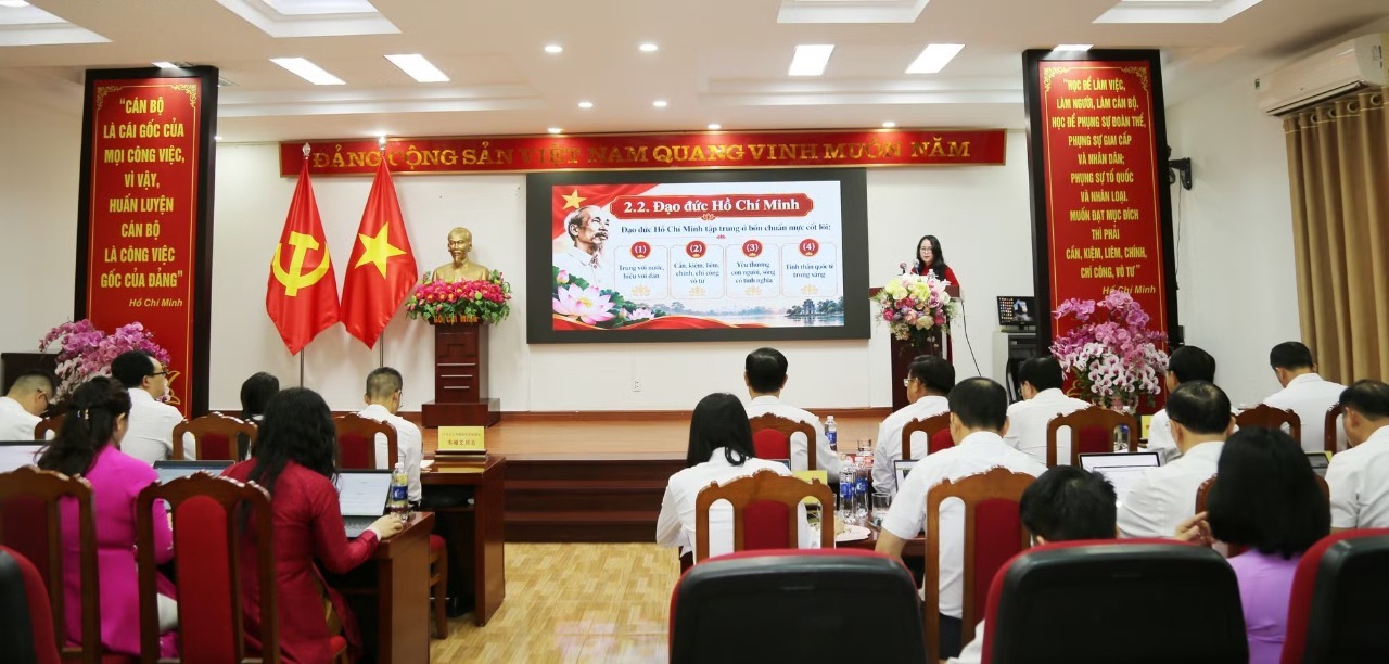 老街与中国云南交流干部培训经验