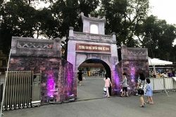 Nhếch nhác tại festival văn hóa ở Hoàng thành Thăng Long