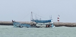 Tàu chìm ở đảo Phú Quý: Cơ bản đã khắc phục được sự cố tràn dầu