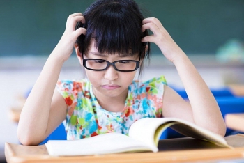 Căng thẳng tột độ vì con lên lớp hai vẫn chưa thuộc mặt chữ
