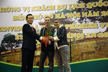 Hai du khách đầu tiên "xông đất" Hà Nội năm 2020 là ai?