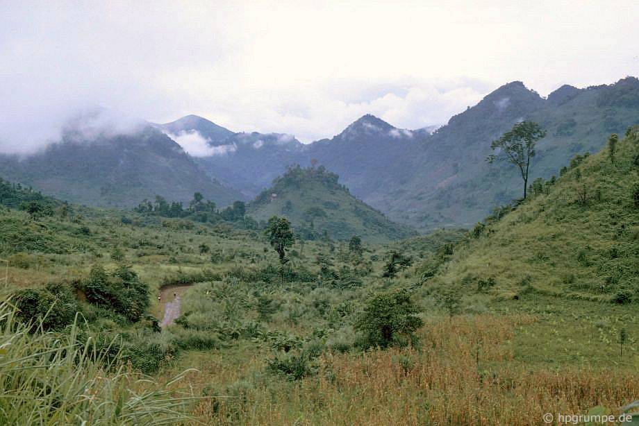 chum anh phien cho sapa nam 1992 trong anh cua du khach nuoc ngoai