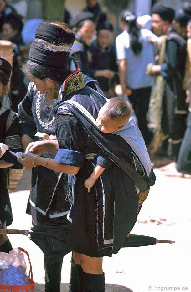 chum anh phien cho sapa nam 1992 trong anh cua du khach nuoc ngoai