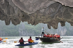 lat thuyen tai vinh ha long 1 du khach han quoc tu vong