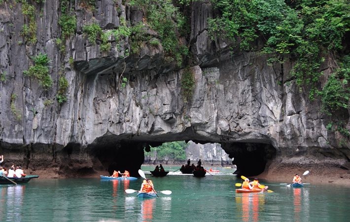 het dich covid 19 du khach trong nuoc nhat dinh nen ghe tham cac diem den cuc hut khach nay