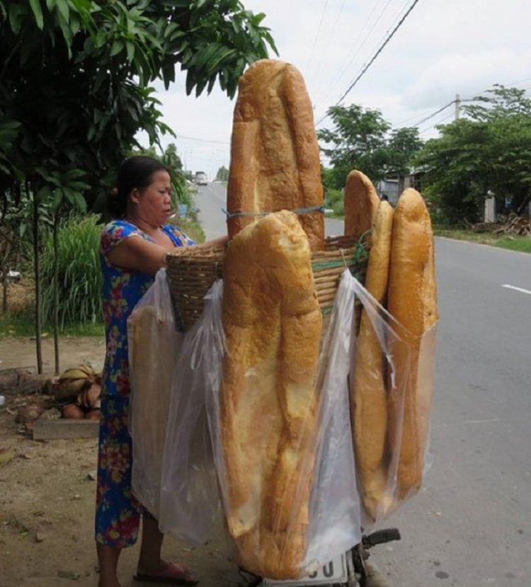 mon banh mi to nhat the gioi cua viet nam duoc len bao nuoc ngoai