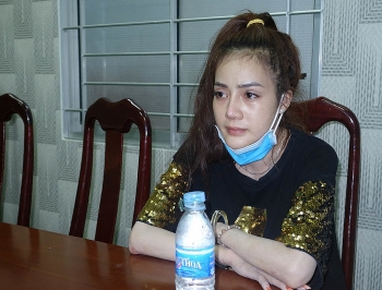 tin phap luat 24h nong nhat hom nay 46 hot girl mien tay om 4kg ma tuy tu campuchia ve viet nam