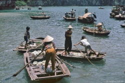 Chùm ảnh màu hiếm có về vịnh Hạ Long những năm 90