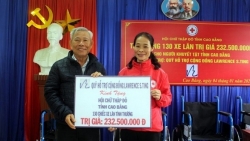 Lawrence S.Ting trao 130 xe lăn cho người khuyết tật tỉnh Cao Bằng
