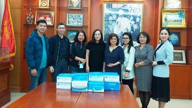 kieu bao ba lan gui 22000 khau trang toi bo doi bien phong va cac benh vien