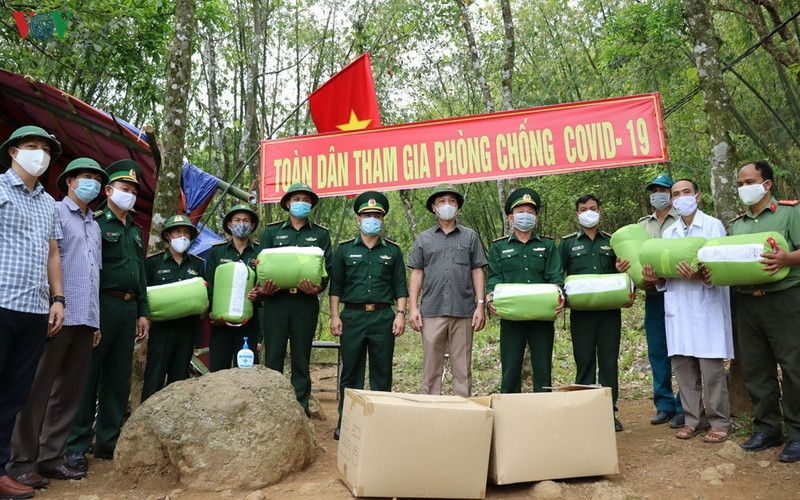 bo doi bien phong tinh quang tri ho tro cac nhu yeu pham cho nuoc ban lao chong covid 19