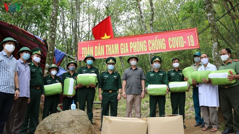 bo doi bien phong tinh quang tri ho tro cac nhu yeu pham cho nuoc ban lao chong covid 19