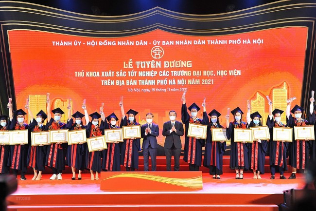 Sẽ hỗ trợ 120 triệu đồng cho cử nhân xuất sắc có nguyện vọng làm việc tại Hà Nội