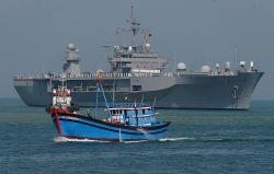 Yêu cầu Trung Quốc điều tra vụ áp sát tàu cá Việt Nam ở Hoàng Sa