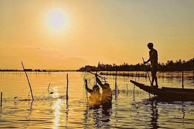 'Biển hồ' thanh bình ở miền Tây - nơi ngắm hoàng hôn đẹp nhất cực Nam Tổ quốc