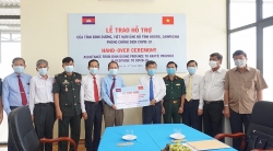 Bình Dương trao hơn 1 tỷ đồng giúp tỉnh Kratie Campuchia chống COVID-19