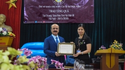 Đại sứ nhà nước Qatar tại Việt Nam trao 100 triệu đồng quà tặng cho Trung tâm Bảo trợ Xã hội 3, Hà Nội