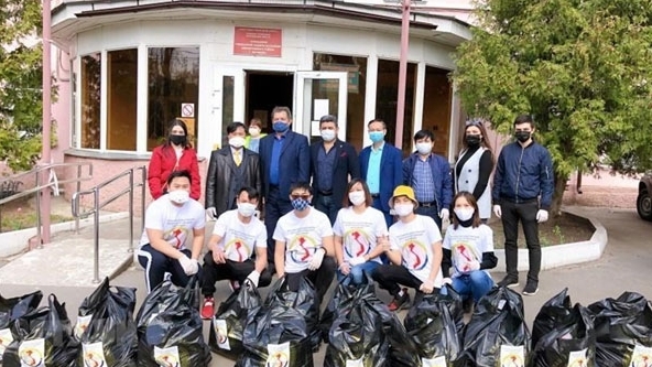 hoi nguoi viet tai voronezh nga trao 70 suat qua tri gia hon 110000 rubble cho nguoi cao tuoi tai thanh pho