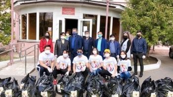 hoi nguoi viet tai voronezh nga trao 70 suat qua tri gia hon 110000 rubble cho nguoi cao tuoi tai thanh pho