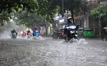 Dự báo thời tiết ngày 25/5/2022: Hà Nội mưa lớn giảm dần