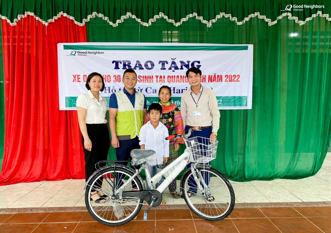 GNI  tặng xe đạp cho 30 em học sinh tại xã Bằng Lang, huyện Quang Bình, tỉnh Hà Giang