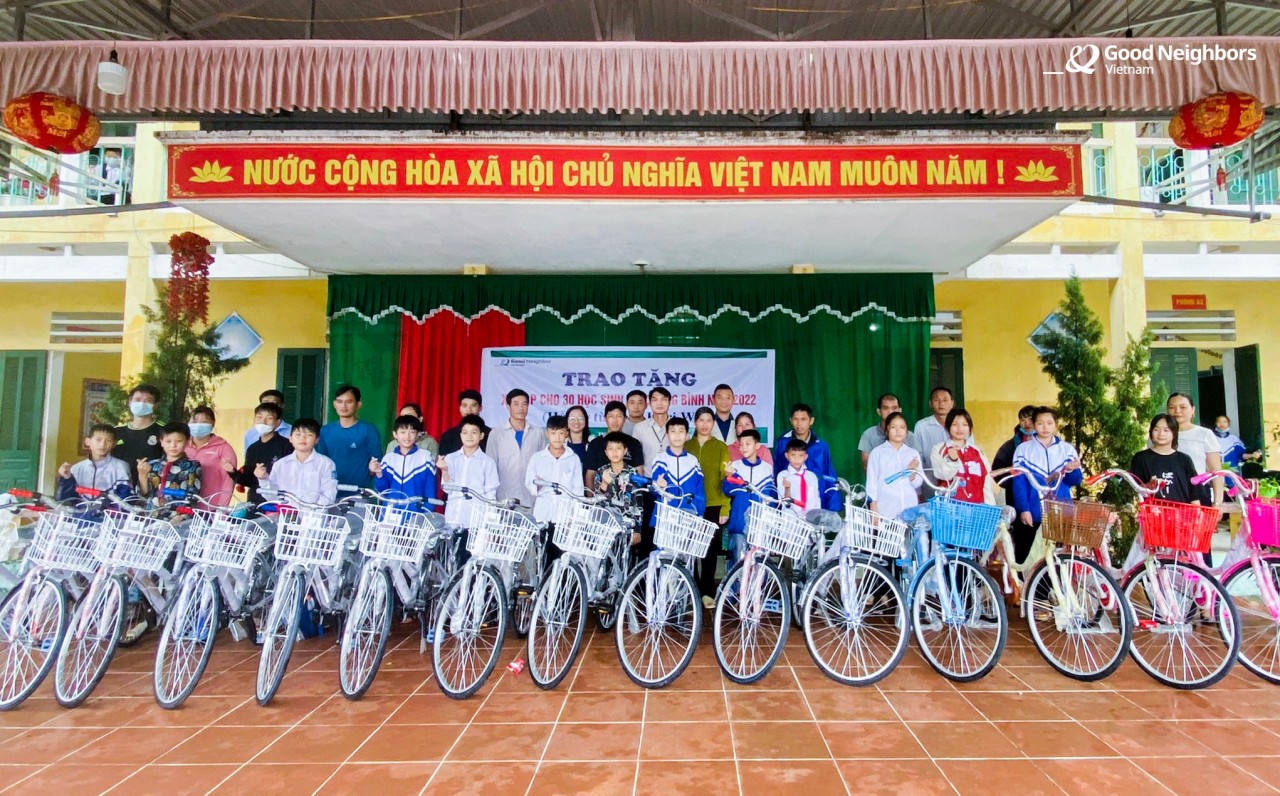 GNI  tặng xe đạp cho 30 em học sinh tại xã Bằng Lang, huyện Quang Bình, tỉnh Hà Giang