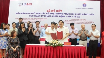 8 to chuc phi chinh phu ky ket bien ban ghi nho voi cuc quan ly kham chua benh bo y te