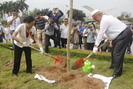 Gieo những mầm xanh của hòa bình và tình hữu nghị hai nước Việt Nam - Liên bang Nga Gieo những mầm xanh của hòa bình và tình hữu nghị hai nước Việt Nam - Liên bang Nga