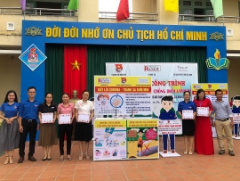 RENEW hỗ trợ gần 200 triệu đồng cho 32 trường học tại tỉnh Quảng Trị xây dựng điểm rửa tay