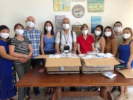 Chính phủ trao tặng 10.000 khẩu trang cho cộng đồng người Việt Nam tại Cộng hòa Síp