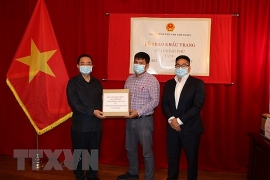 Chính phủ trao tặng 50.000 khẩu trang giúp cộng đồng người Việt tại Canada vượt COVID-19