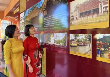 Khai mạc triển lãm ảnh chuyên đề về Bác Hồ tại thành phố Hồ Chí Minh