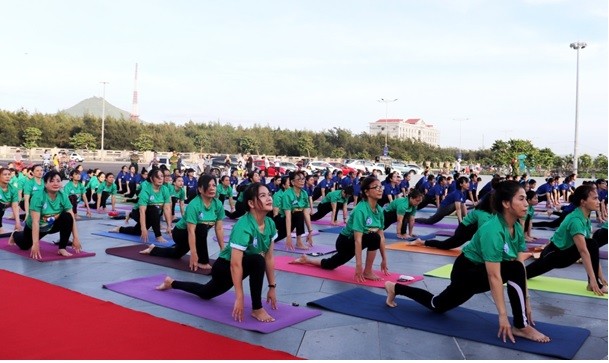 Phú Yên kỷ niệm Ngày Quốc tế Yoga lần thứ 8