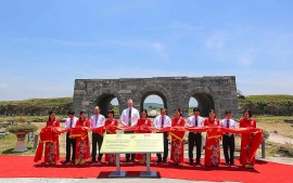 Hoa Kỳ tài trợ trên 92.000 USD tu sửa thành nhà Hồ, Thanh Hóa