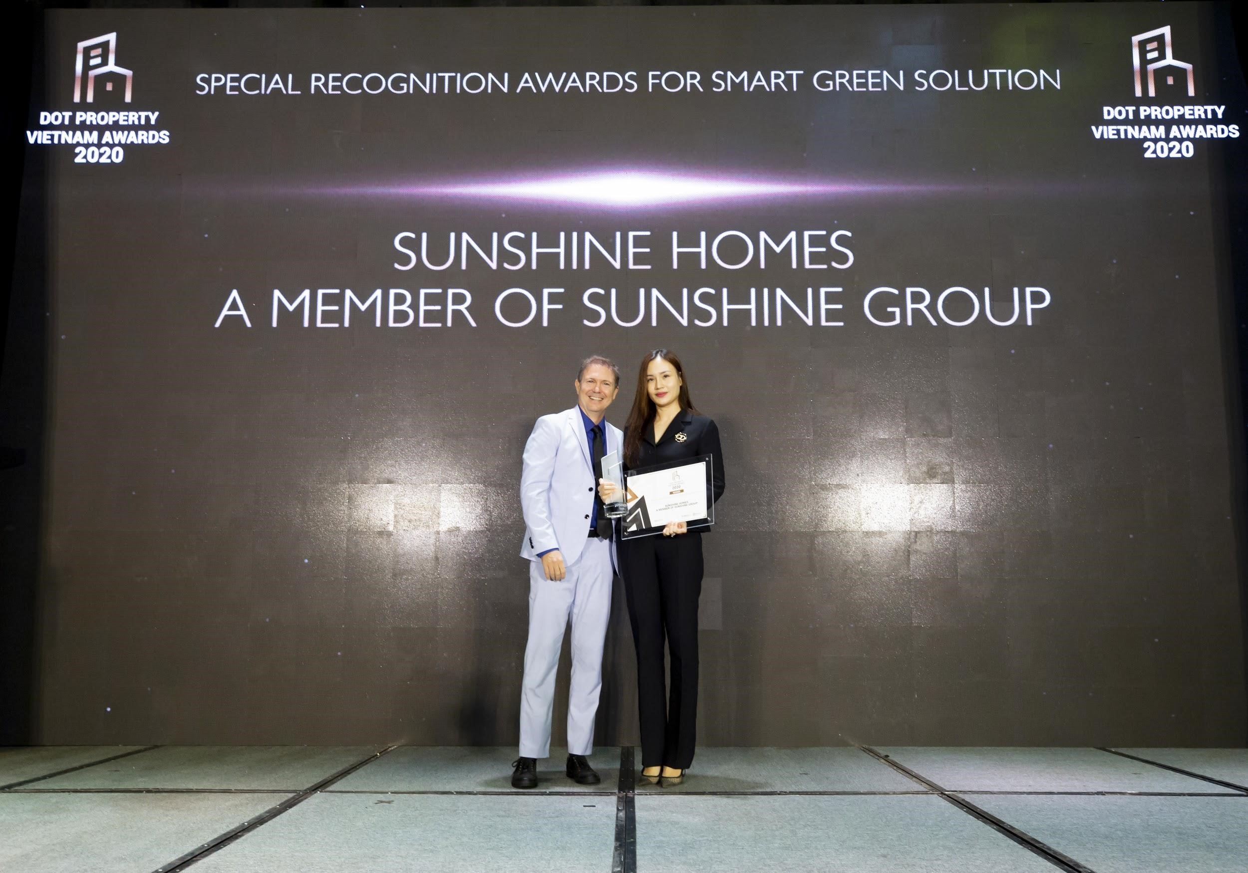 ba do hong nhung tong giam doc sunshine sai gon dai dien sunshine homes nhan giai thuong cong nhan dac biet cho giai phap xanh thong minh 2020 tai dot property vietnam awards 2020