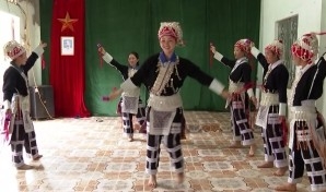 Điệu múa chuông của người Dao đỏ