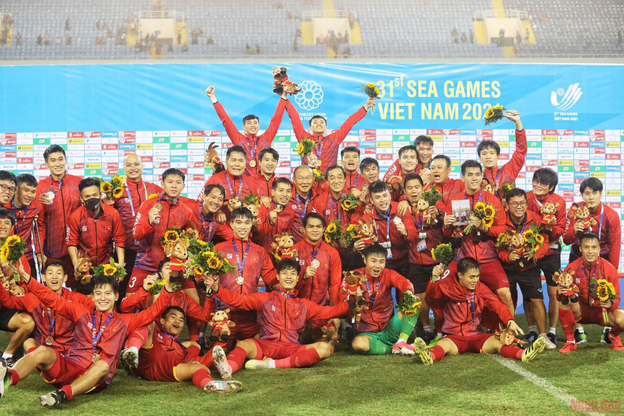Những nhà vô địch của bóng đá nam Đông Nam Á - Đội tuyển bóng đá nam U23 Việt Nam (Ảnh: KHIẾU MINH) 