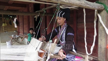 Bảo tồn nghề dệt thổ cẩm của đồng bào dân tộc Lự ở Lai Châu
