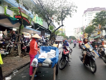 Nghề độc ở Đà Thành: Bán cát lư hương kiếm bộn tiền ngày Tết