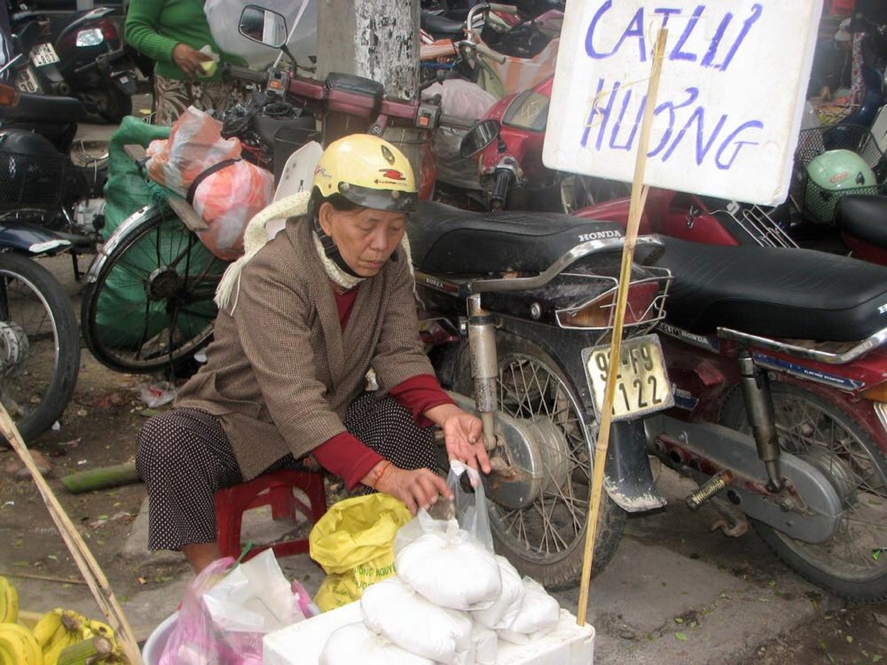 Độc đáo nghề bán cát lư hương dịp Tết Nguyên Đán Độc đáo nghề bán cát lư hương dịp Tết Nguyên Đán
