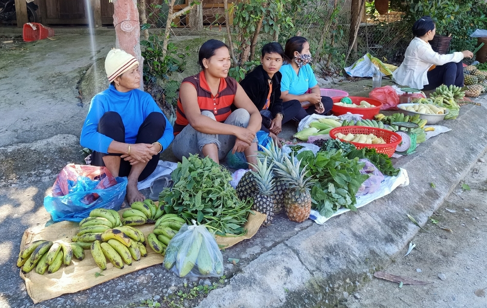 Độc đáo 'chợ năm ngàn' ở huyện biên giới Tây Giang