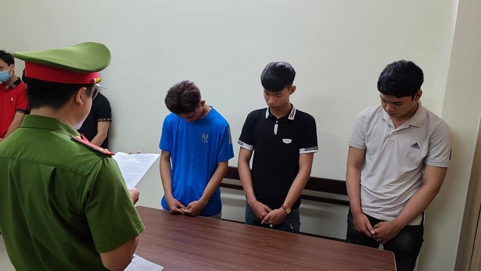 Đà Nẵng: Chém nhầm người, 3 thanh niên bị khởi tố